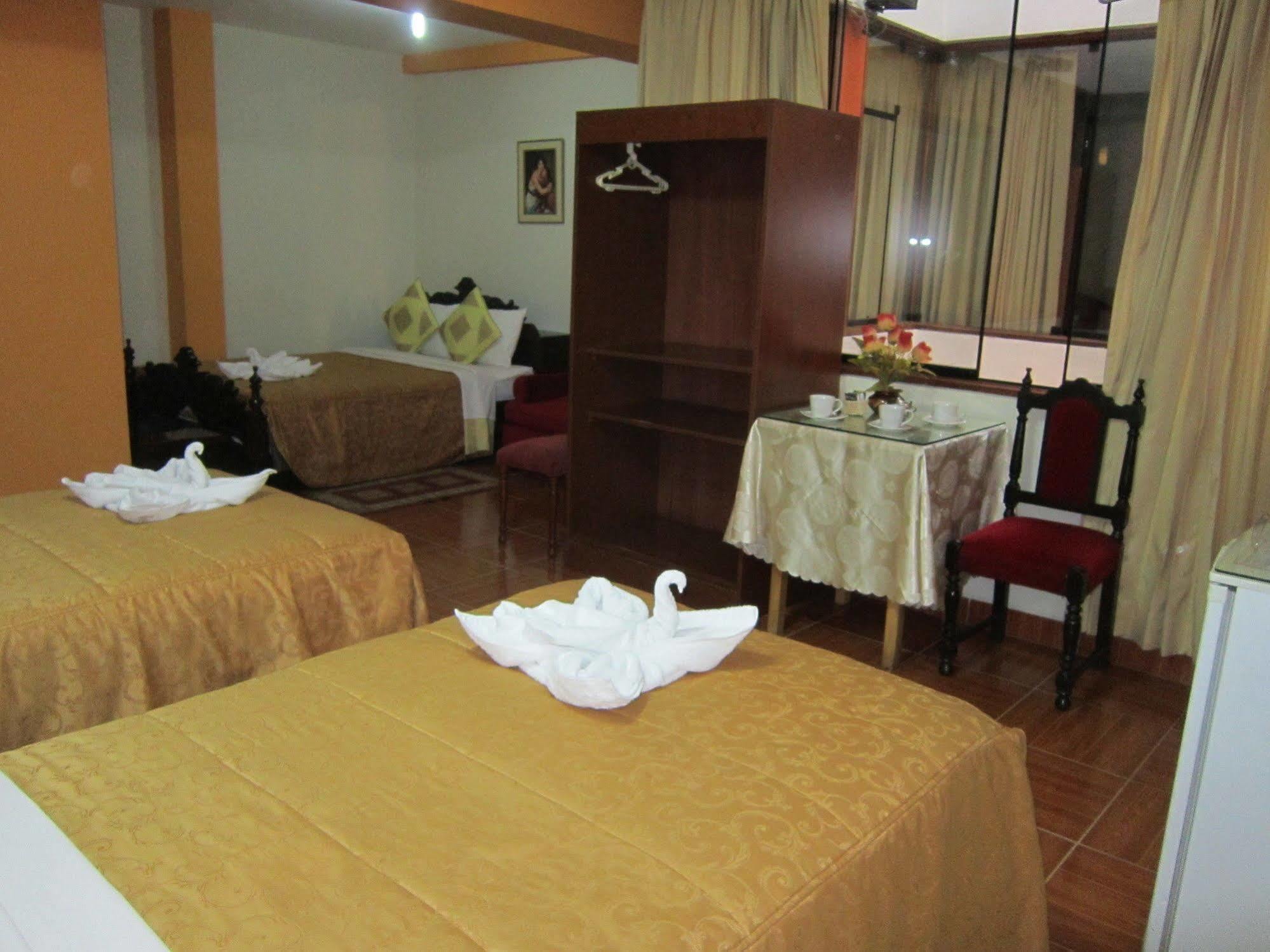 Suite Plaza Hotel Residencial Trujillo Exterior foto