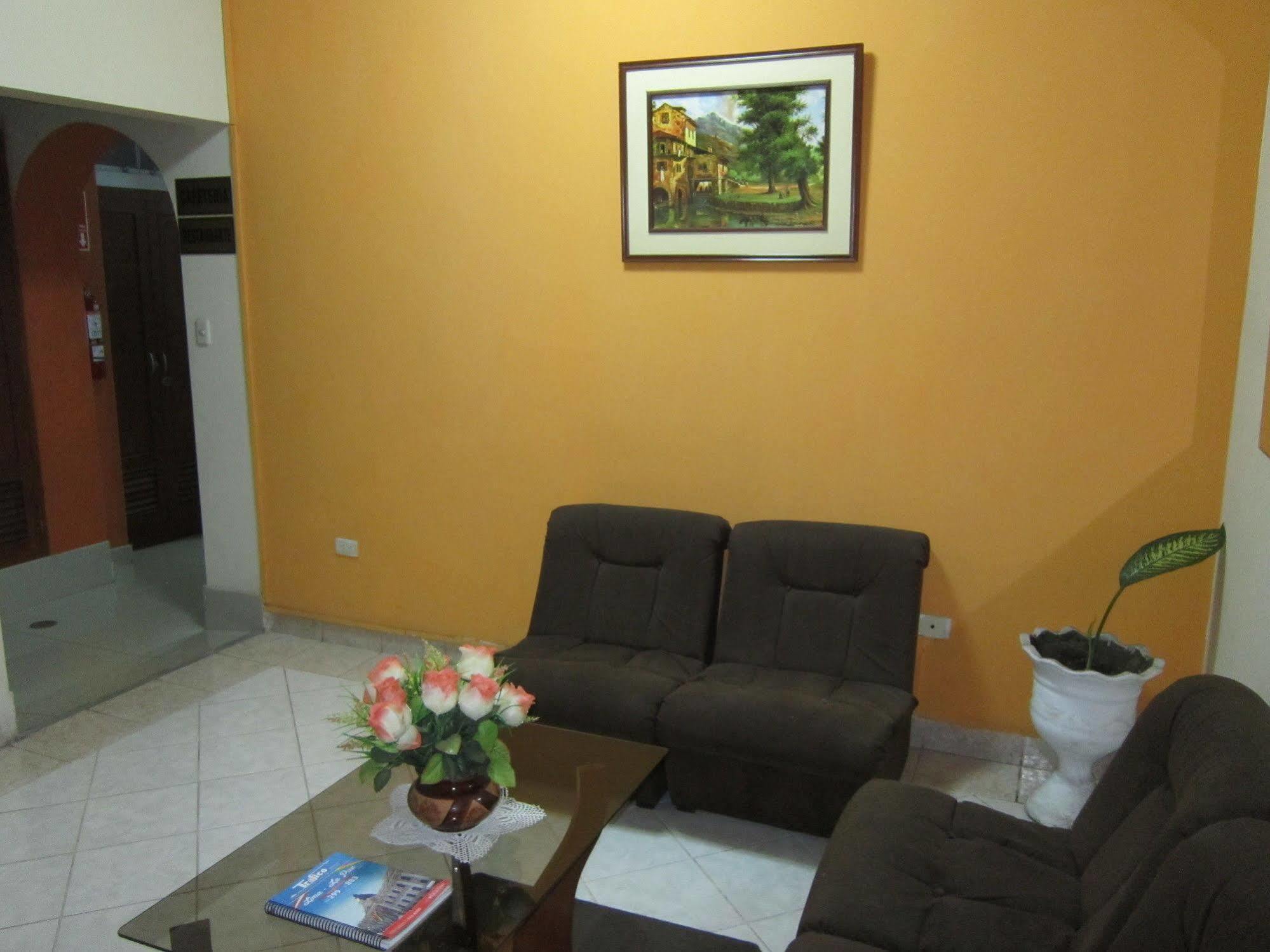 Suite Plaza Hotel Residencial Trujillo Exterior foto